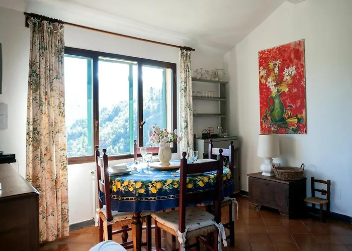 Peaceful Ligurian Hill Feriehus